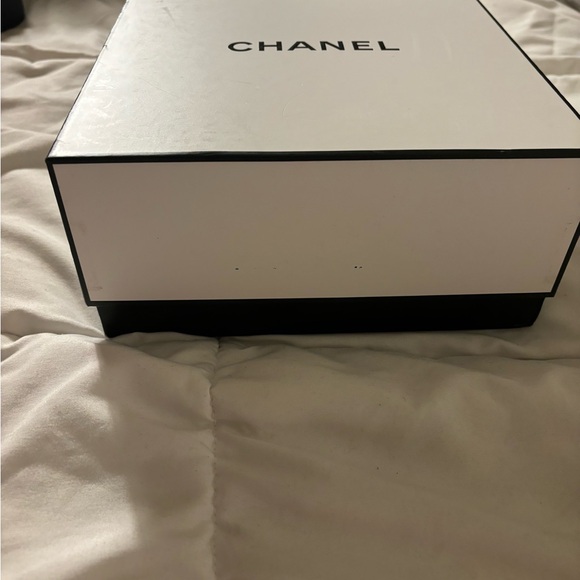 Authentic Chanel Box - Picture 2 of 4
